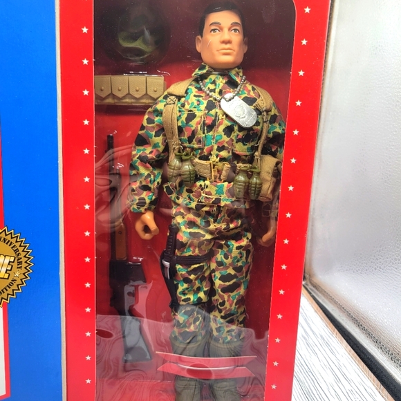 1995 GI Joe ACTION MARINE Hasbro 12" doll MINT in factory sealed box - Picture 3 of 6